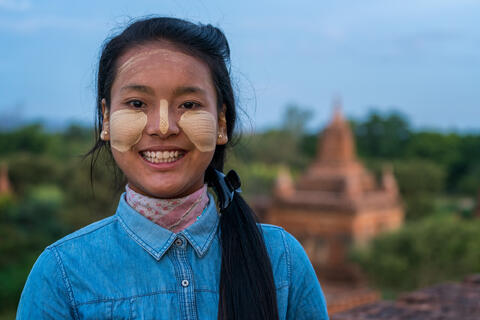 Smiles of Bagan