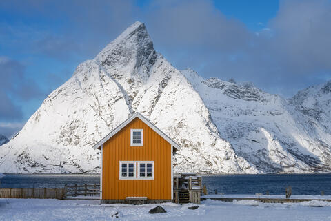 Solitude in Sakrisøy
