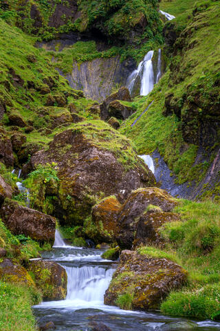 Icelandic Cascades