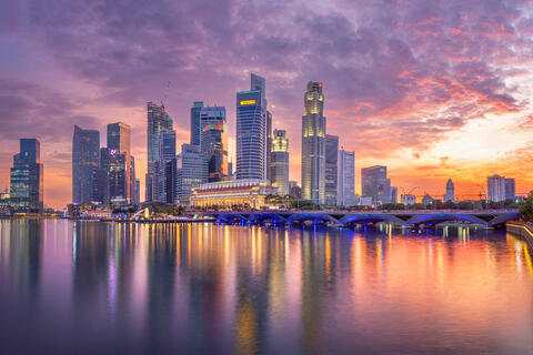 Singapore's Dazzling Evening Palette