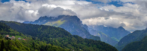 Dolomite Peaks and Homesteads