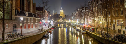 Winter's Radiance Along the Prinsengracht