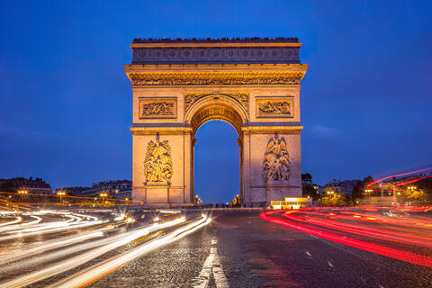 Arc Du Triomphe in Motion