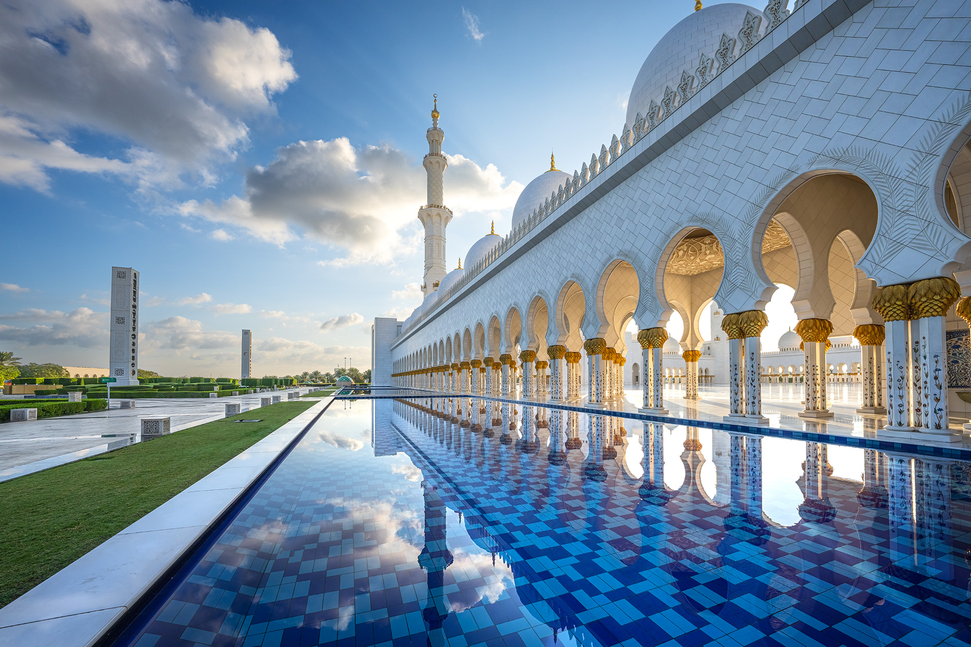 On the side of the majestic Sheikh Zayed Grand Mosque in Abu Dhabi, I framed a unique perspective. In the reflection's depths...