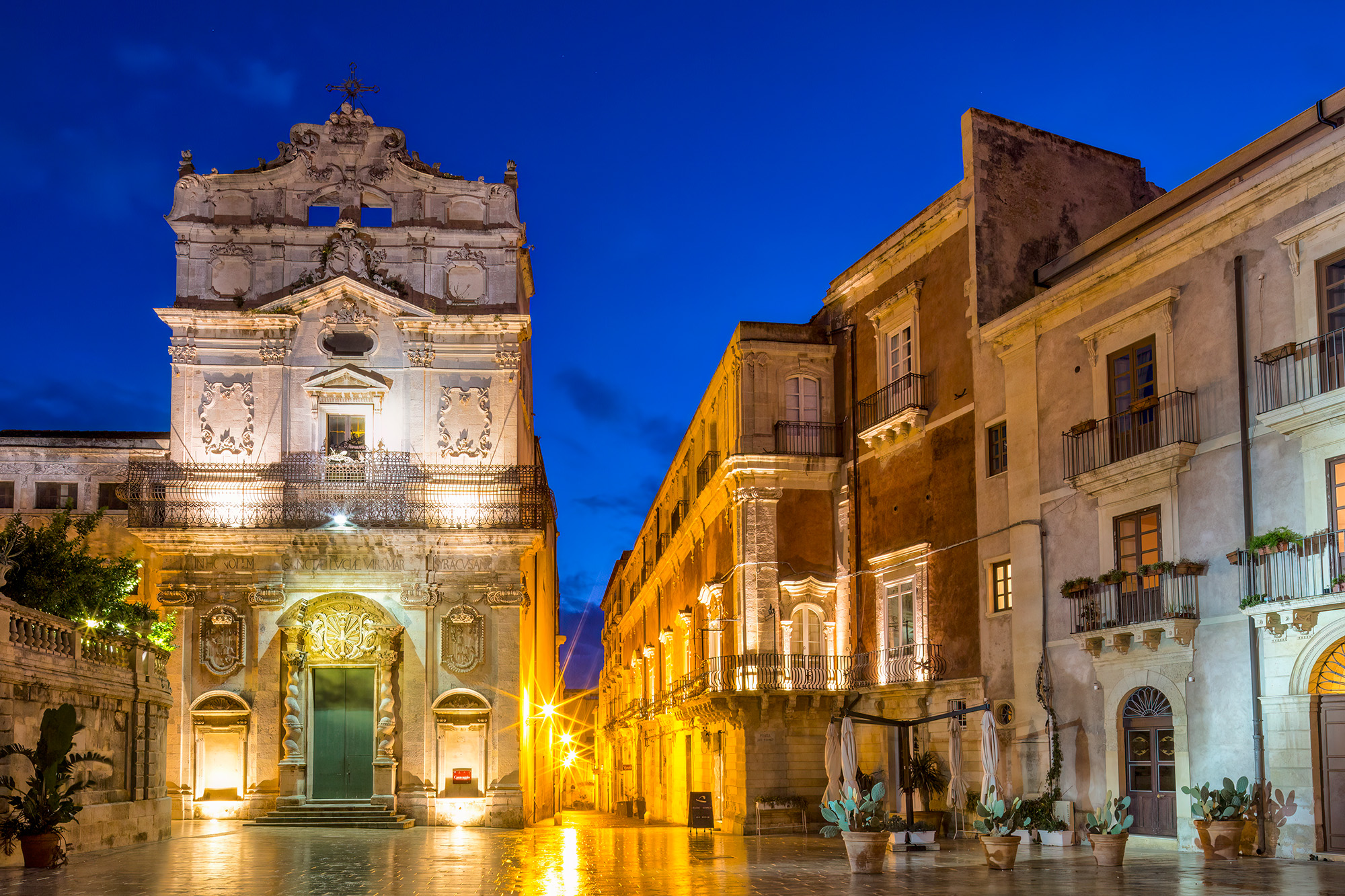 Nestled in the charming town of Siracusa, Sicily, lies Ortigia, a captivating labyrinth of ancient communities. During sunset...